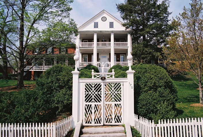 web_StuartHouse_front ext